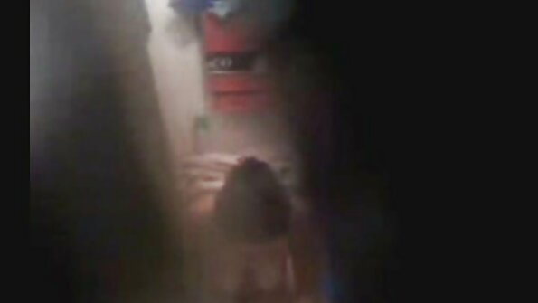 Dolly Leigh fickt ihren Stiefbruder, nachdem sie Pokemons gejagt hat